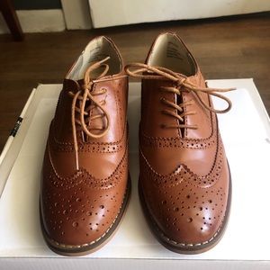 Women’s tan Oxfords